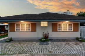 AIRI Home, 3BR in old town Chiangmai near Thapae walking street by Beginning with